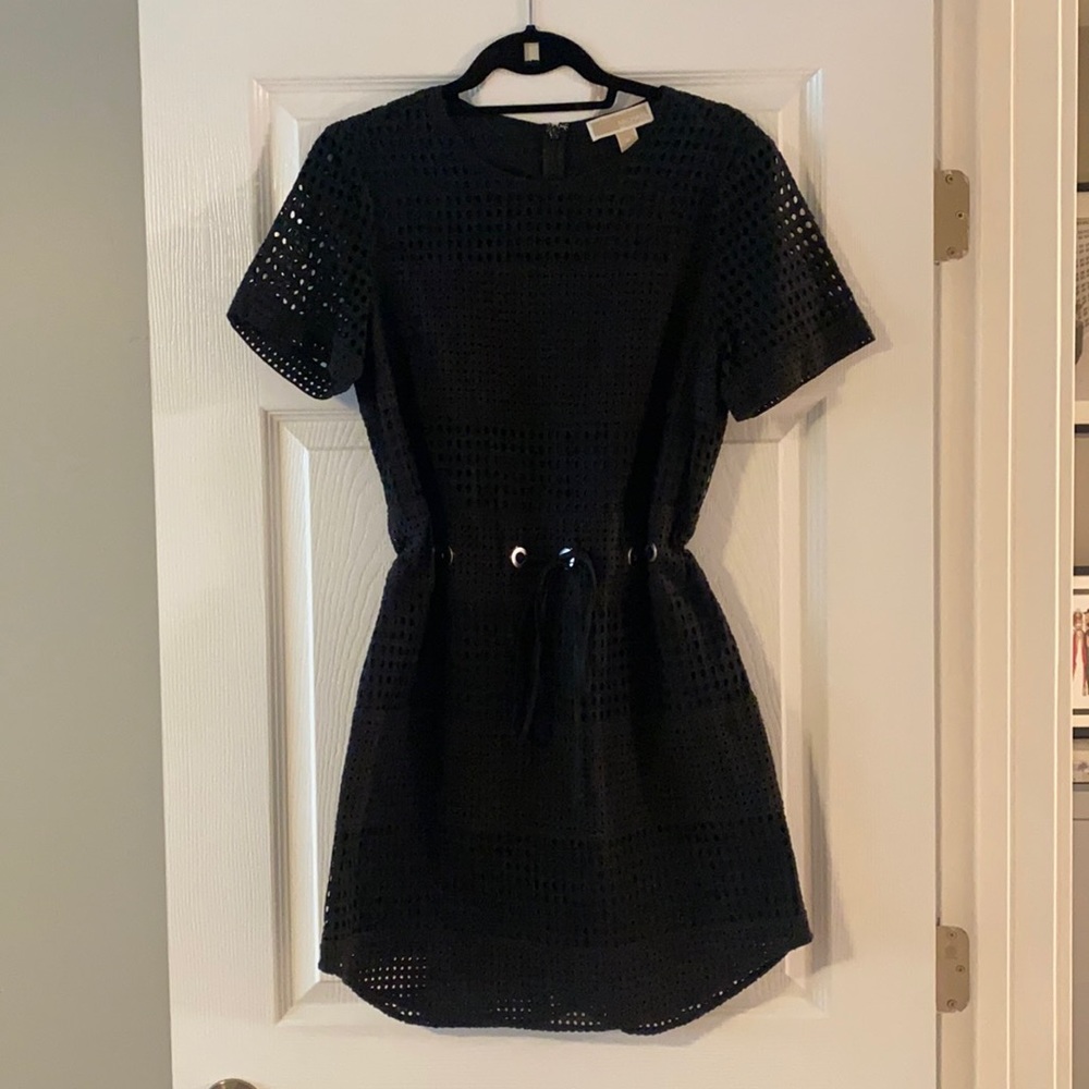 BLACK EYELET MICHAEL KORS TIE WAIST DRESS SZ M